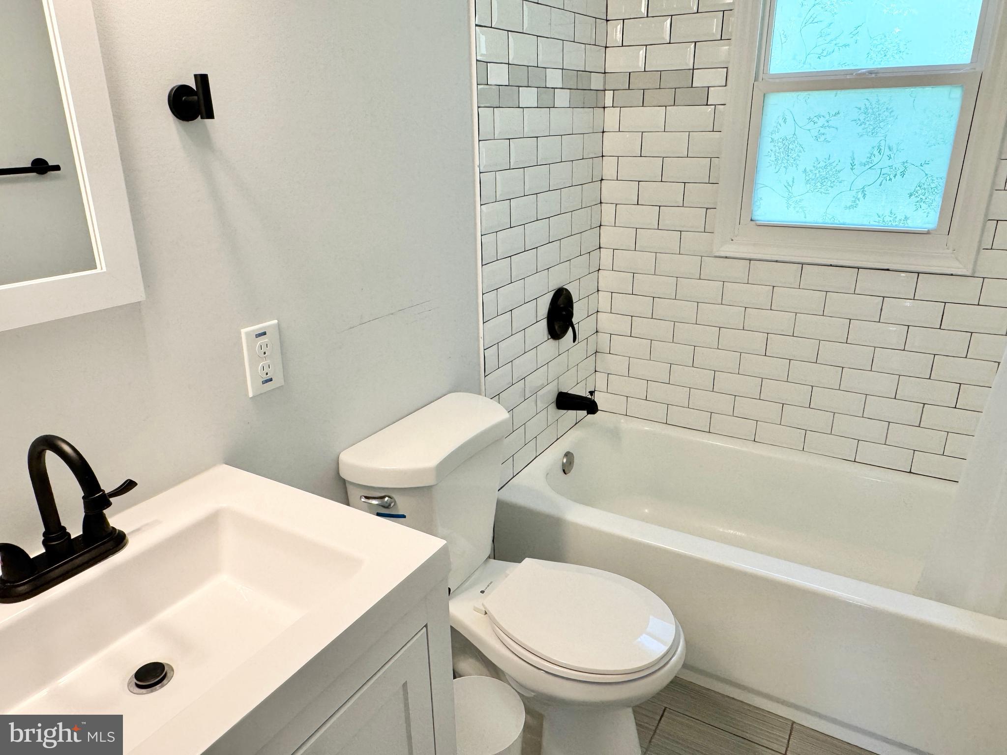 DALE CITY - Residential Lease