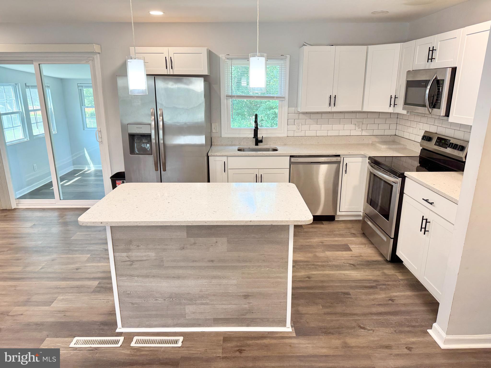 DALE CITY - Residential Lease