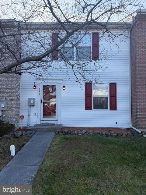 Townhouse For Sale - 345 Surrey Club Lane<br/> STEPHENS CITY, VA 22655