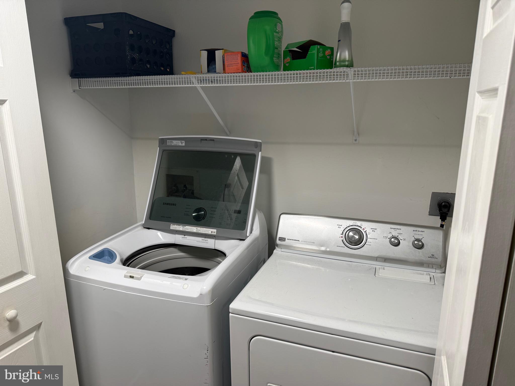 LAKEVIEW TOWNHOUSES - Residential