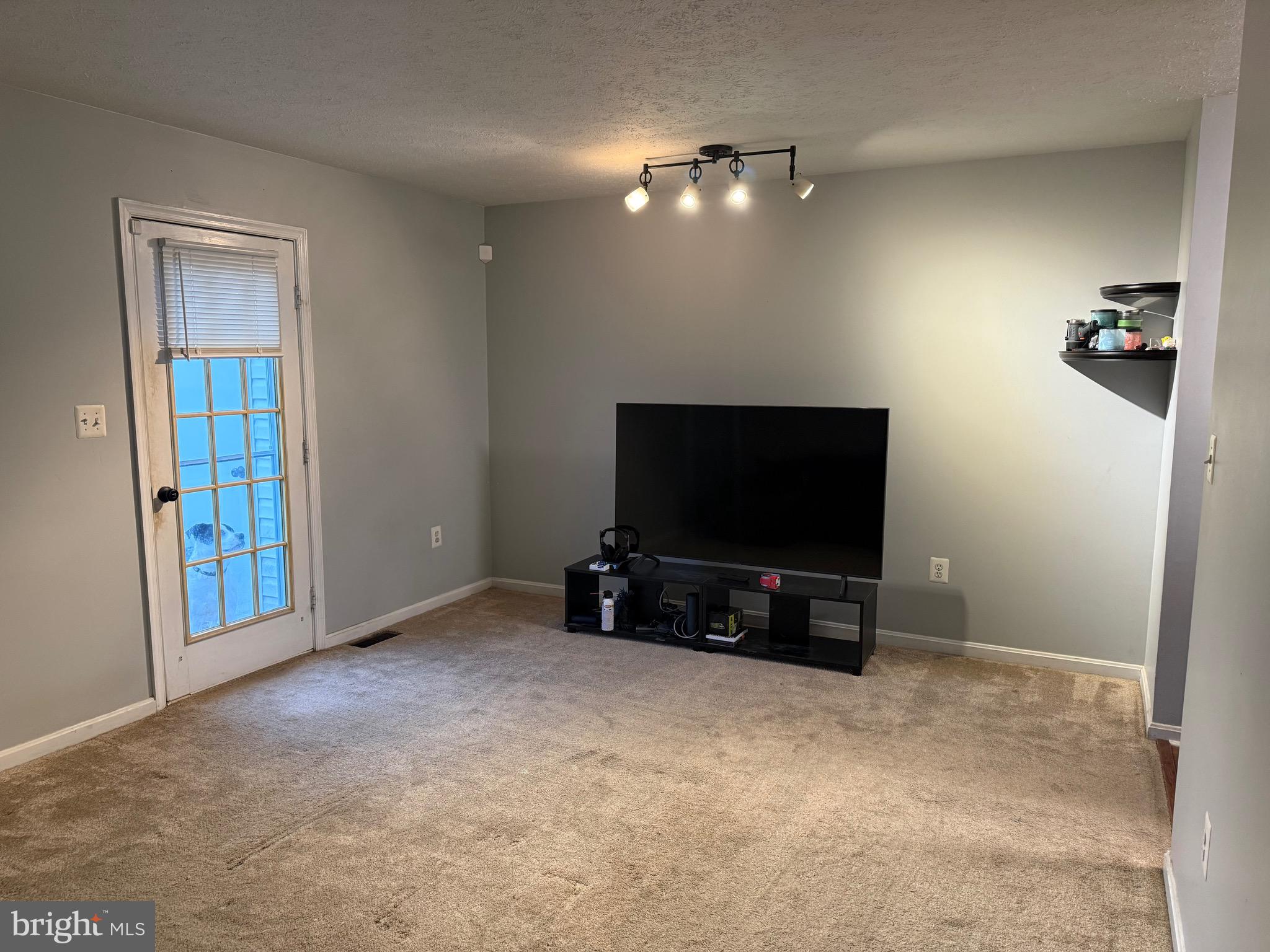 LAKEVIEW TOWNHOUSES - Residential