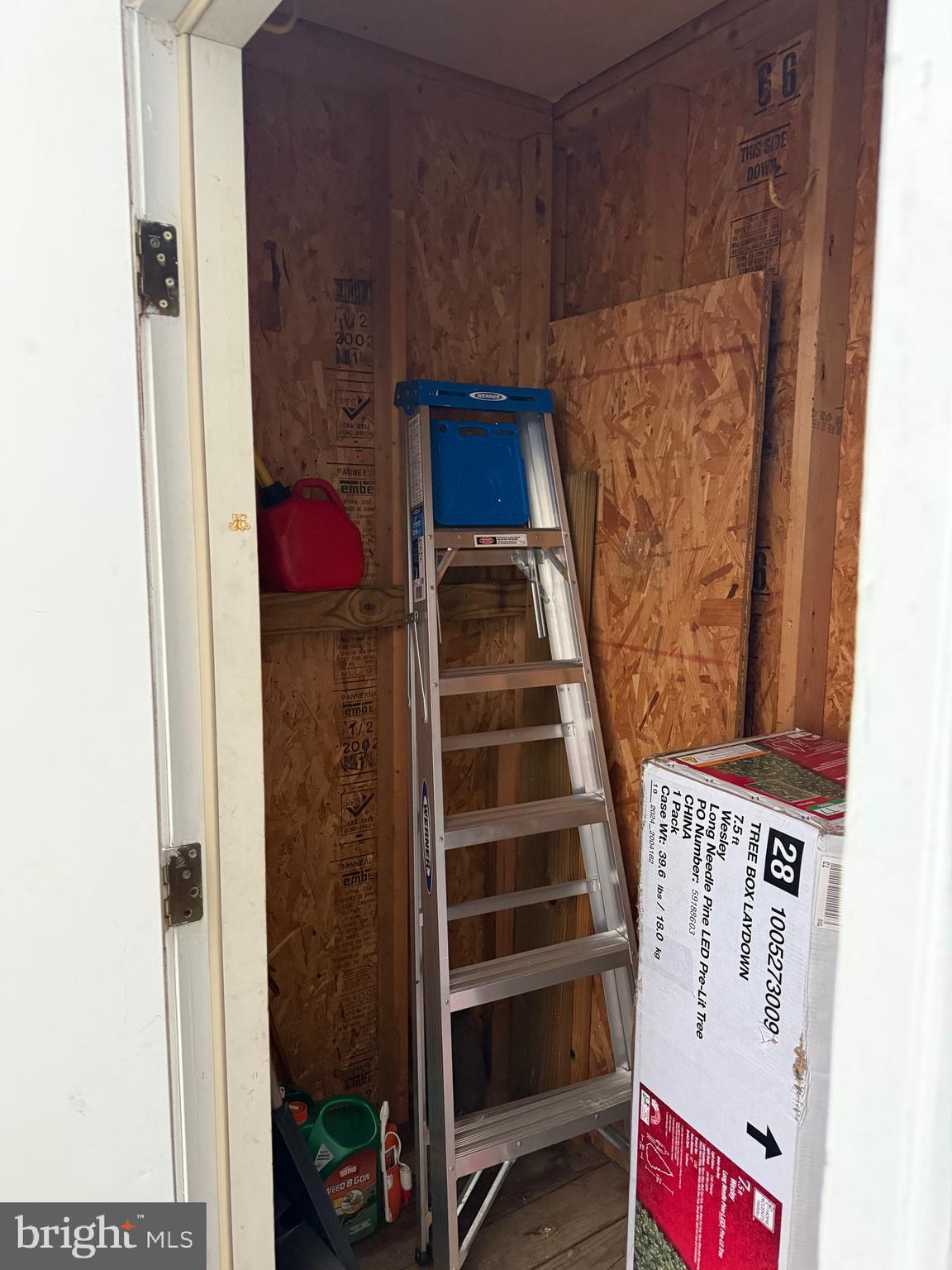 LAKEVIEW TOWNHOUSES - Residential