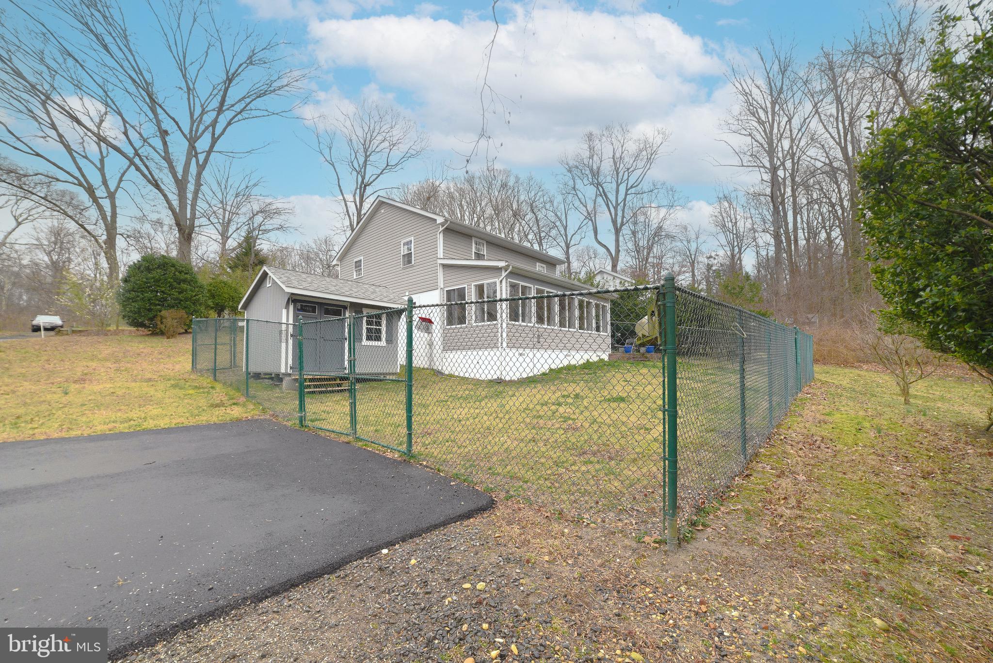 LONG BEACH - Residential