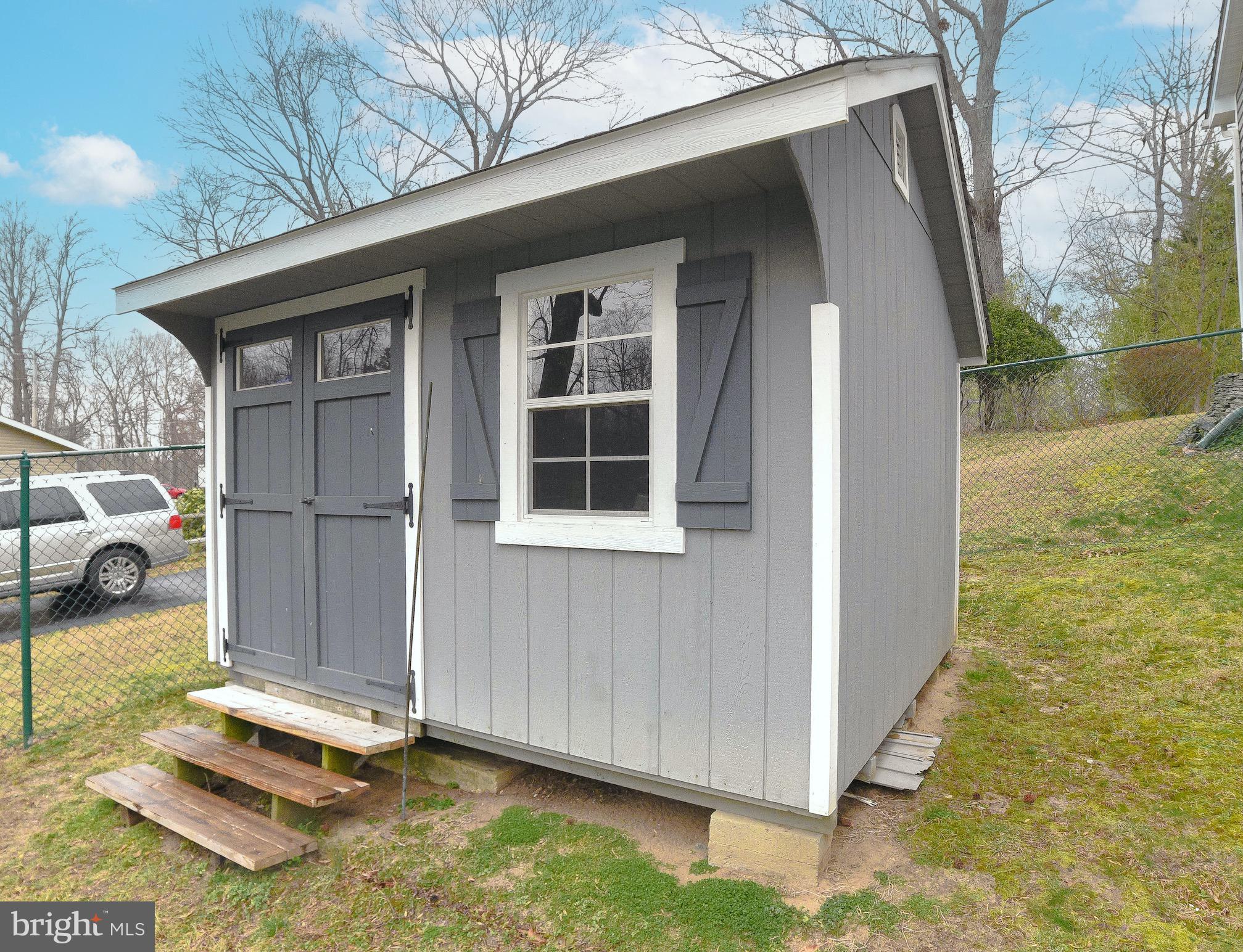 LONG BEACH - Residential