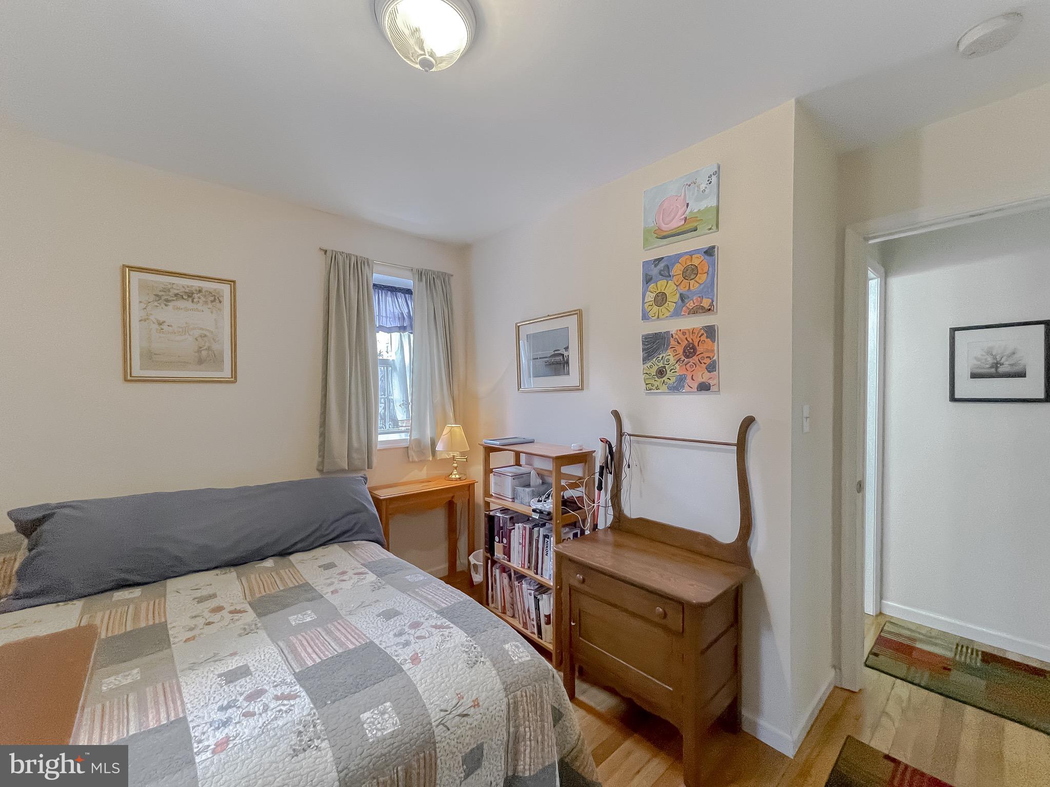 LONG BEACH - Residential