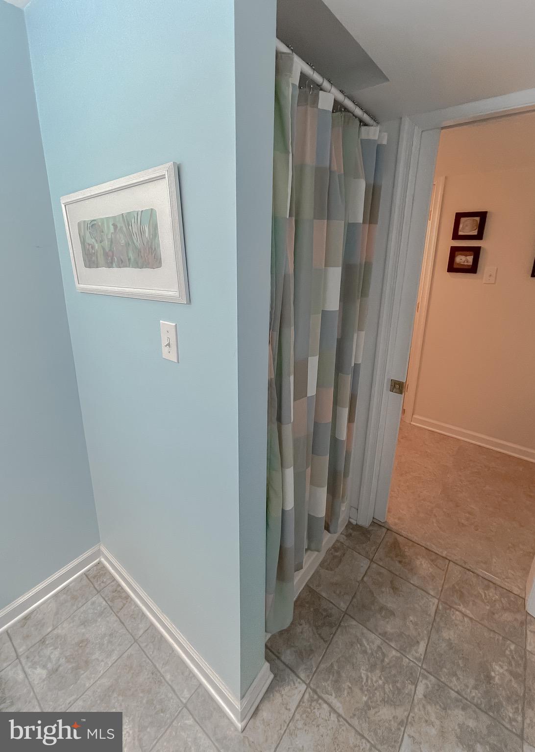 LONG BEACH - Residential