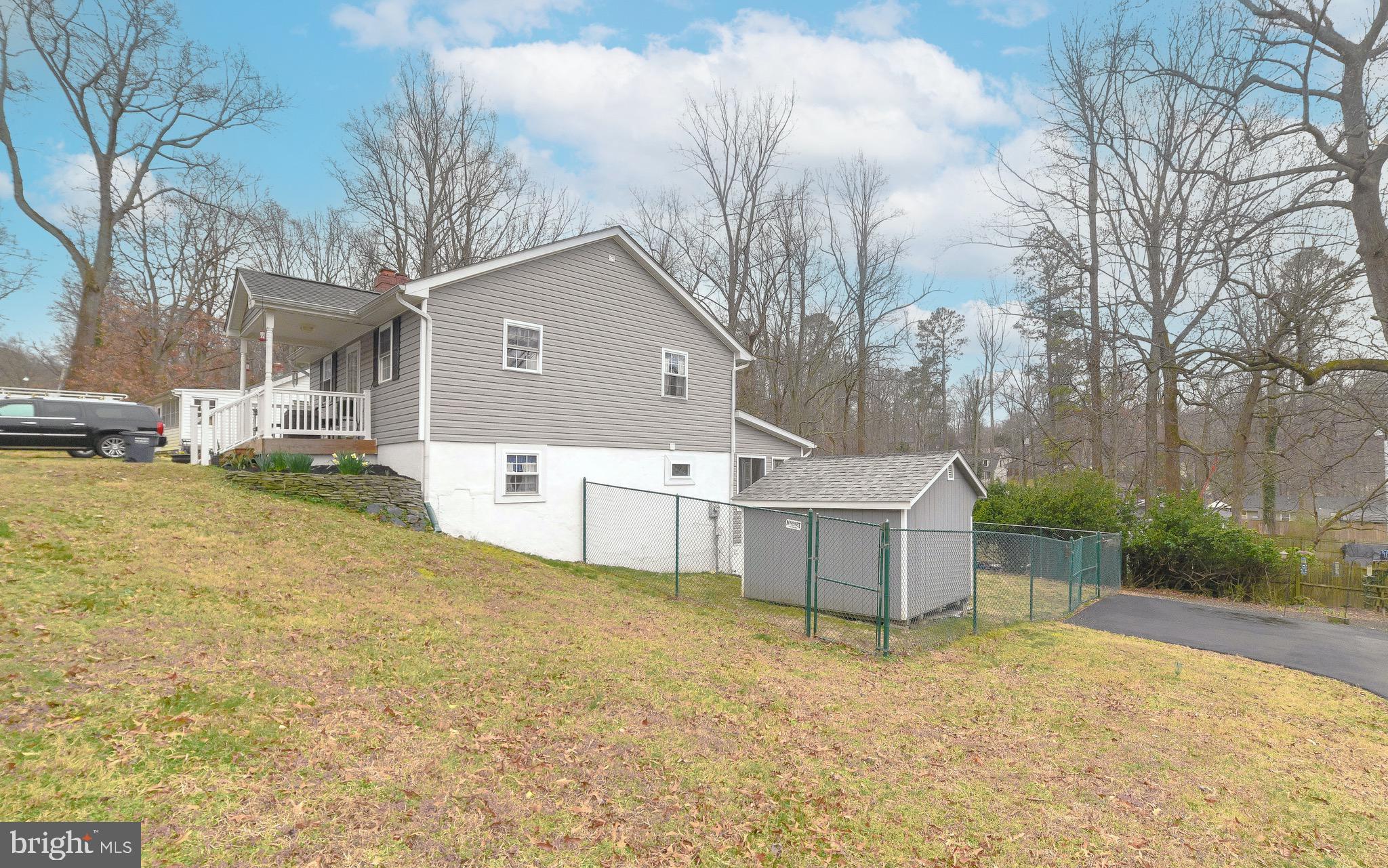 LONG BEACH - Residential