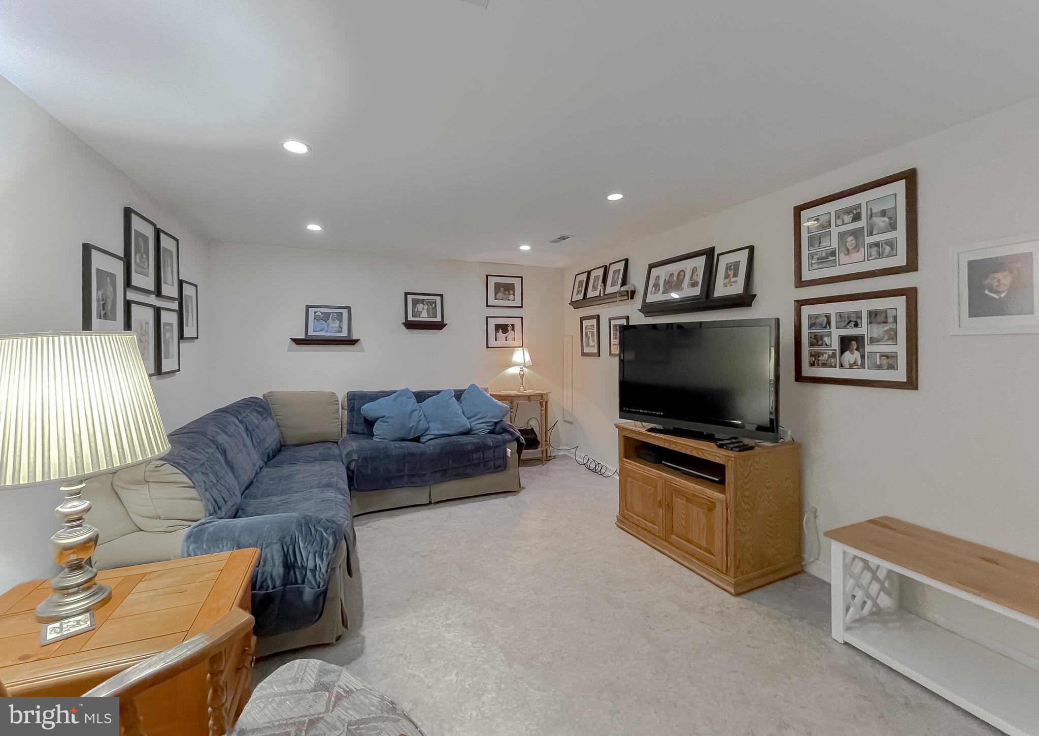 LONG BEACH - Residential