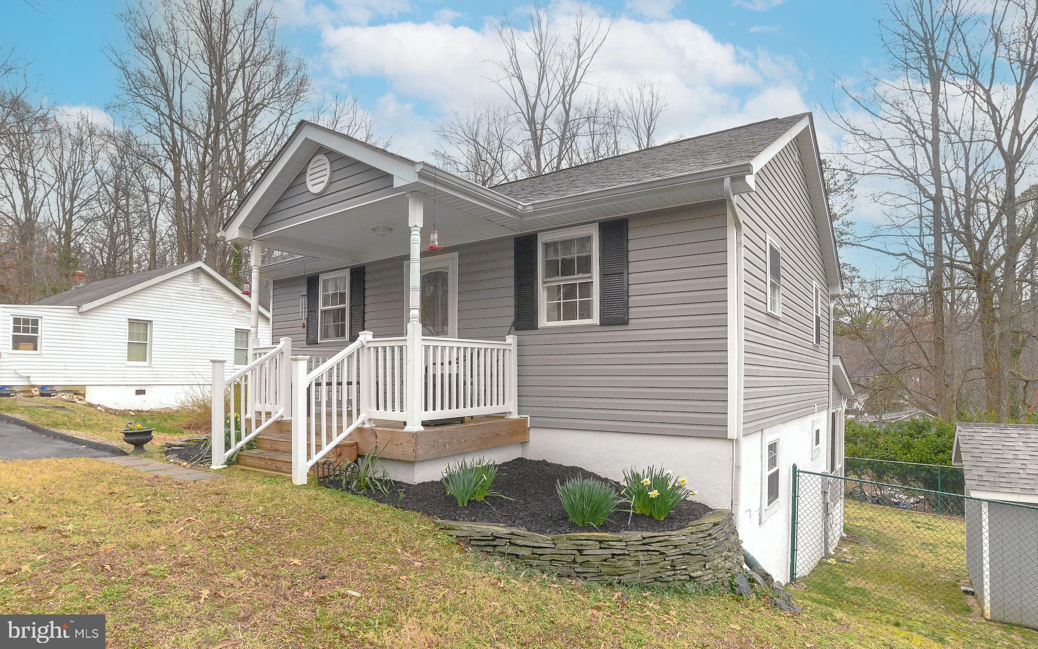 LONG BEACH - Residential