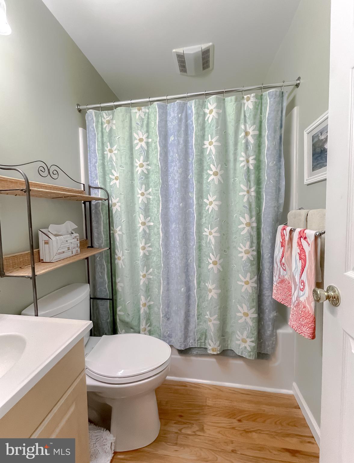 LONG BEACH - Residential