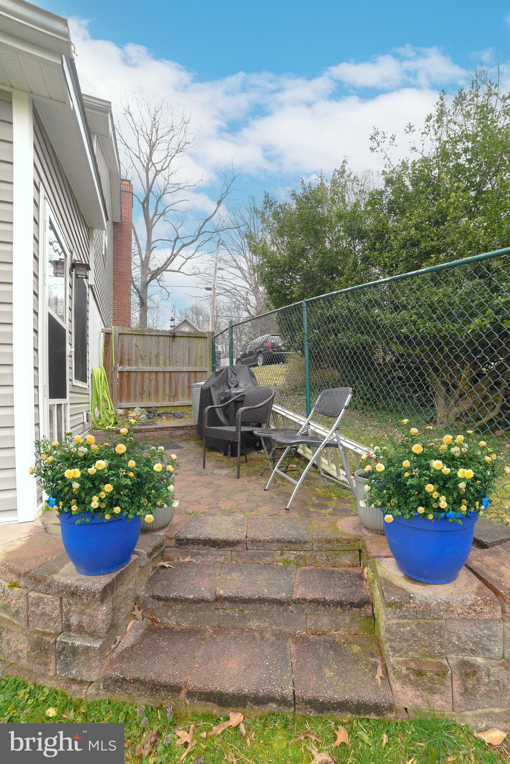 LONG BEACH - Residential