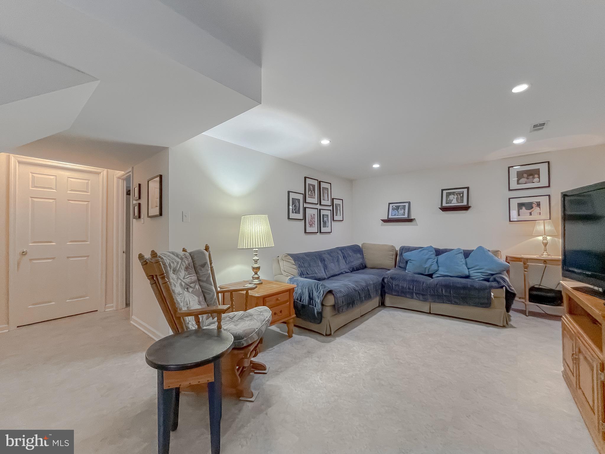 LONG BEACH - Residential