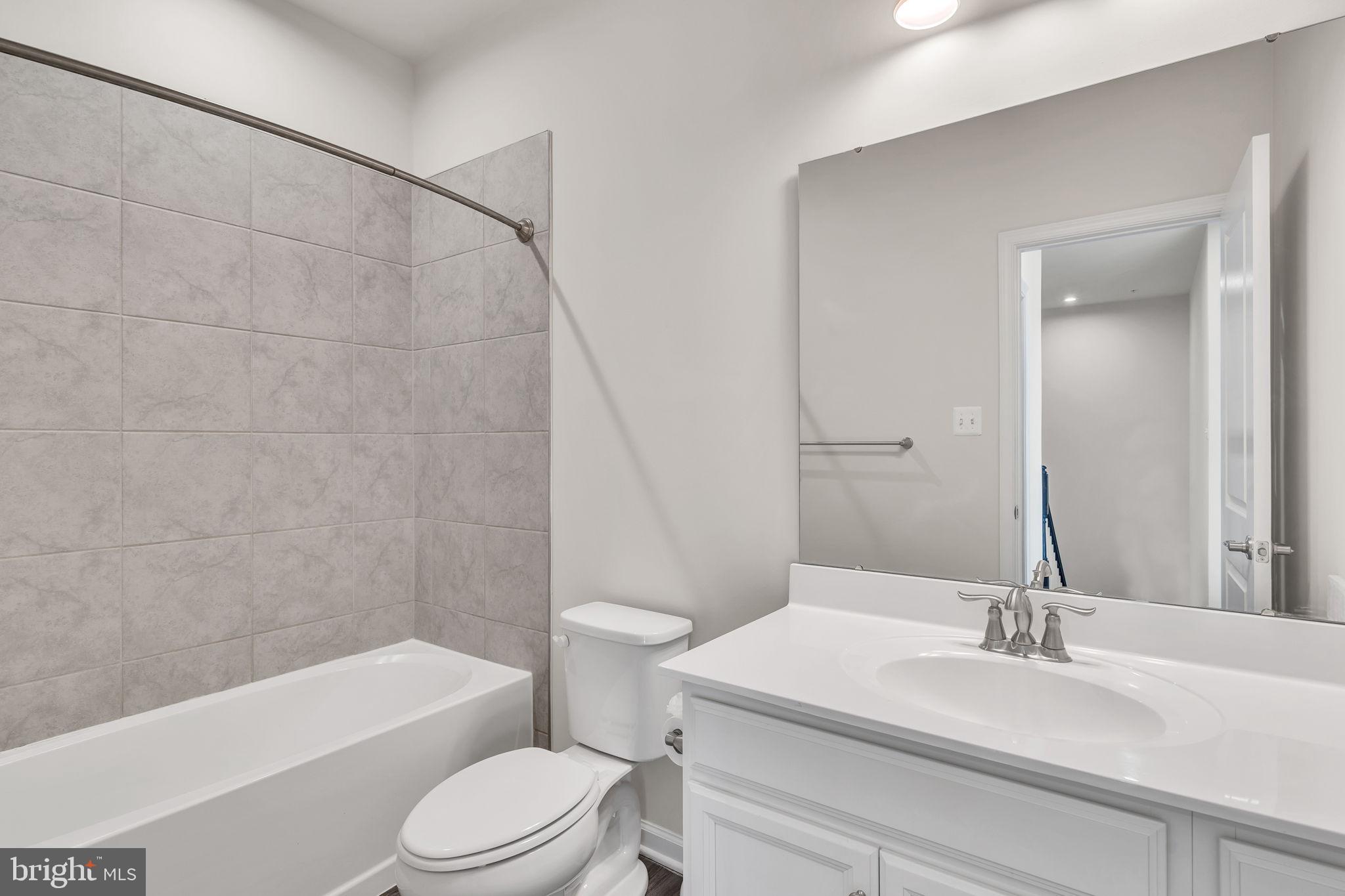 WESTCHESTER SQUARE - Residential Lease