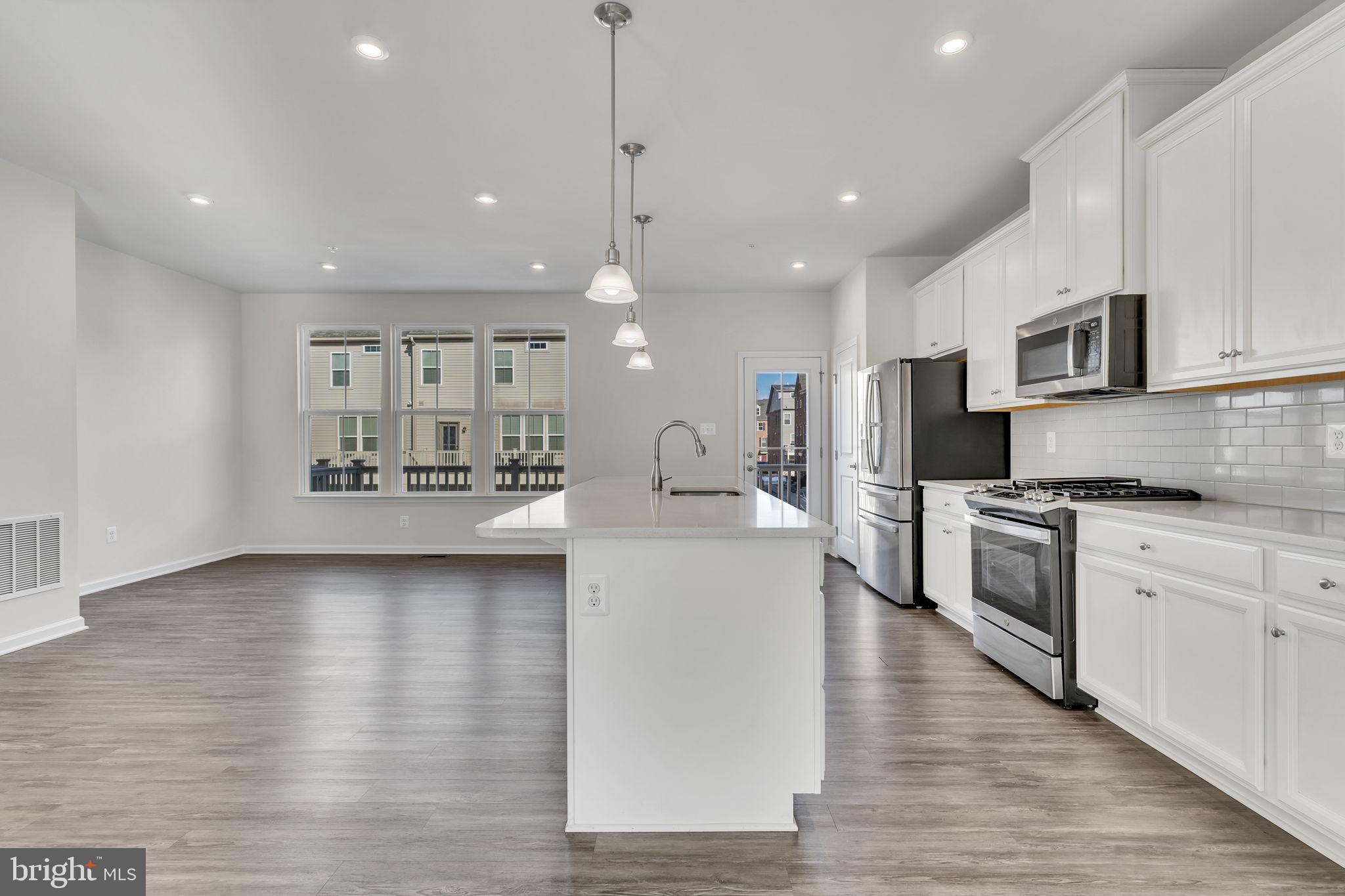 WESTCHESTER SQUARE - Residential Lease