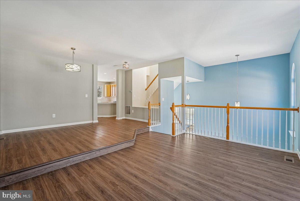 43771 MAISON BLANC SQUARE