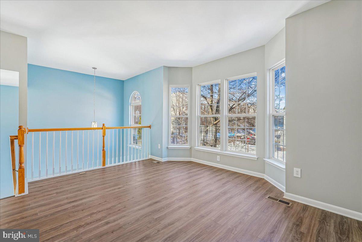 43771 MAISON BLANC SQUARE