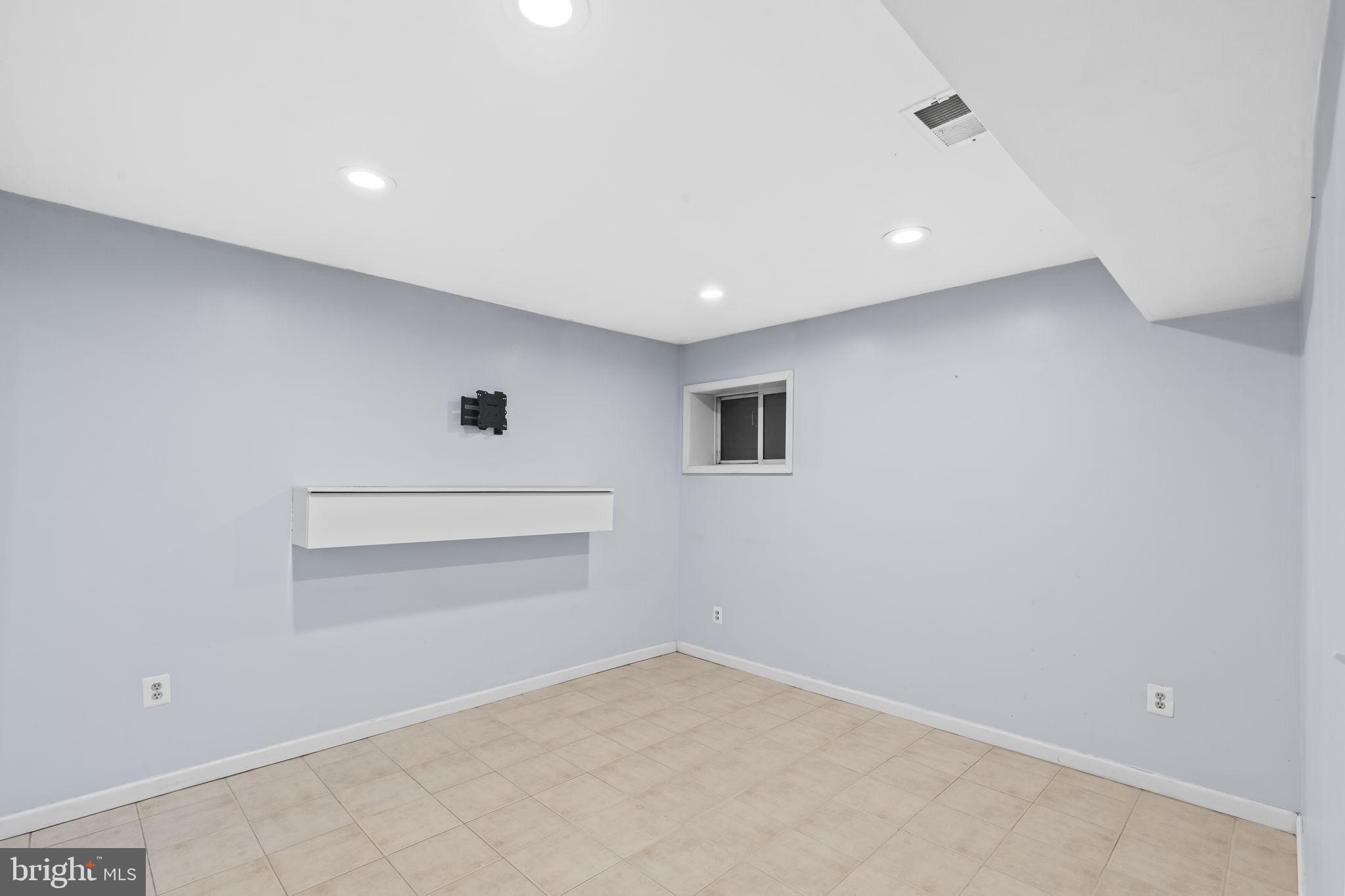 MEADOWGATE - Residential