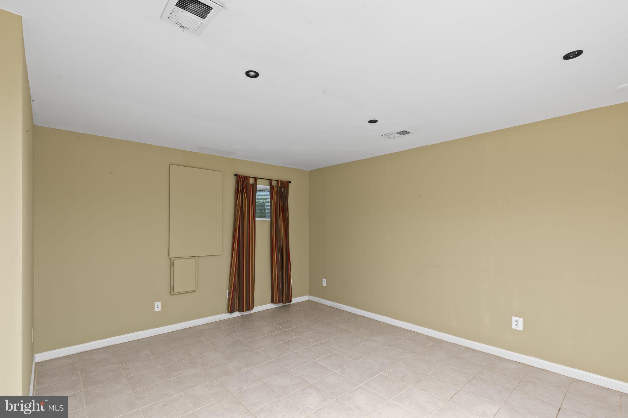 MEADOWGATE - Residential