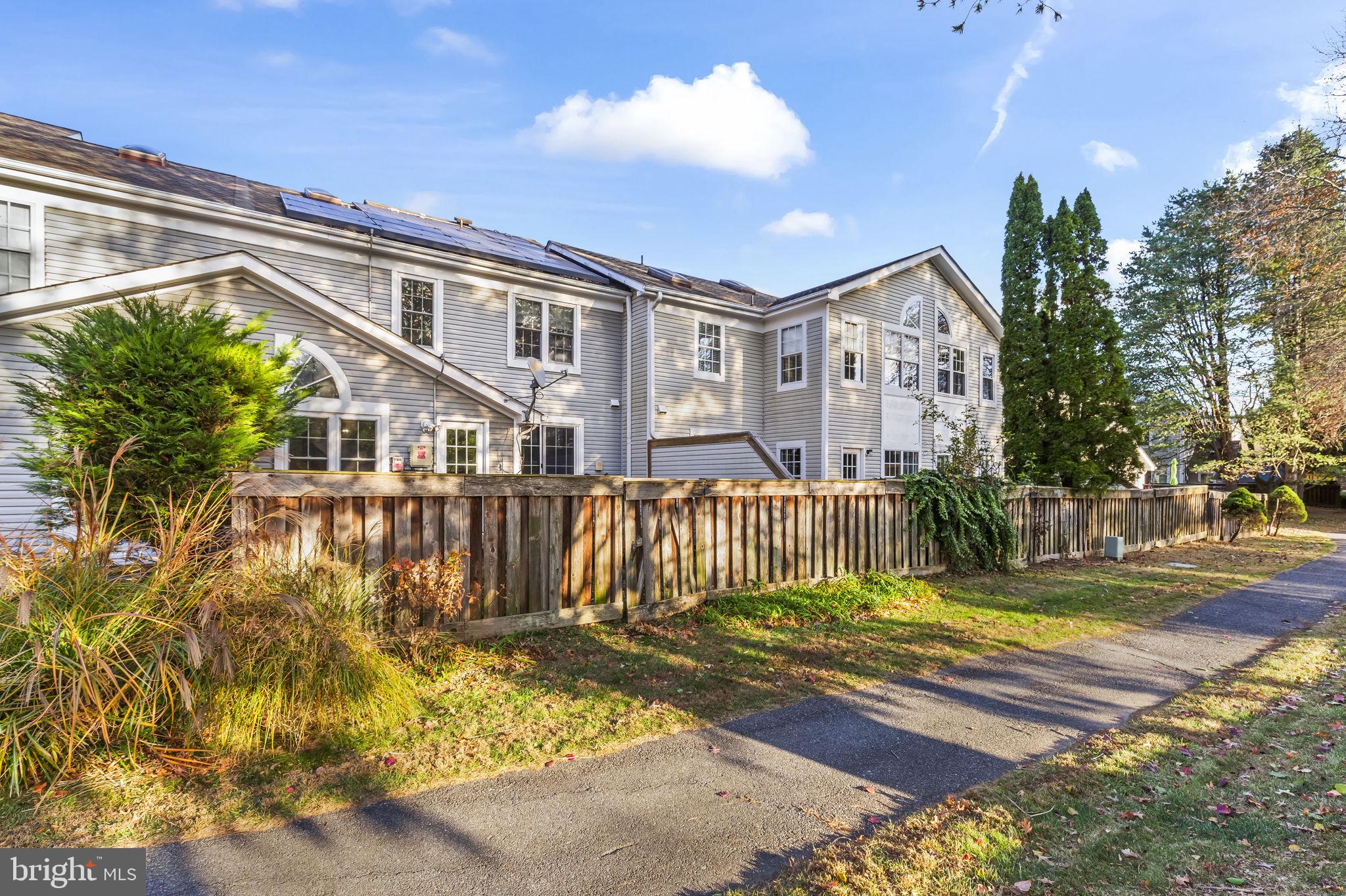 MEADOWGATE - Residential