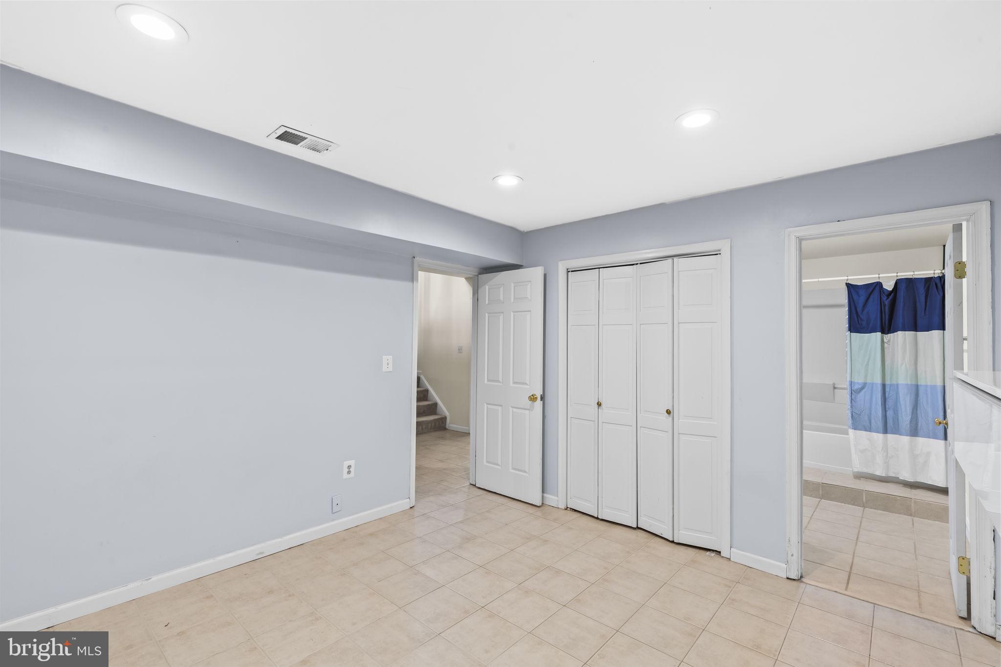 MEADOWGATE - Residential