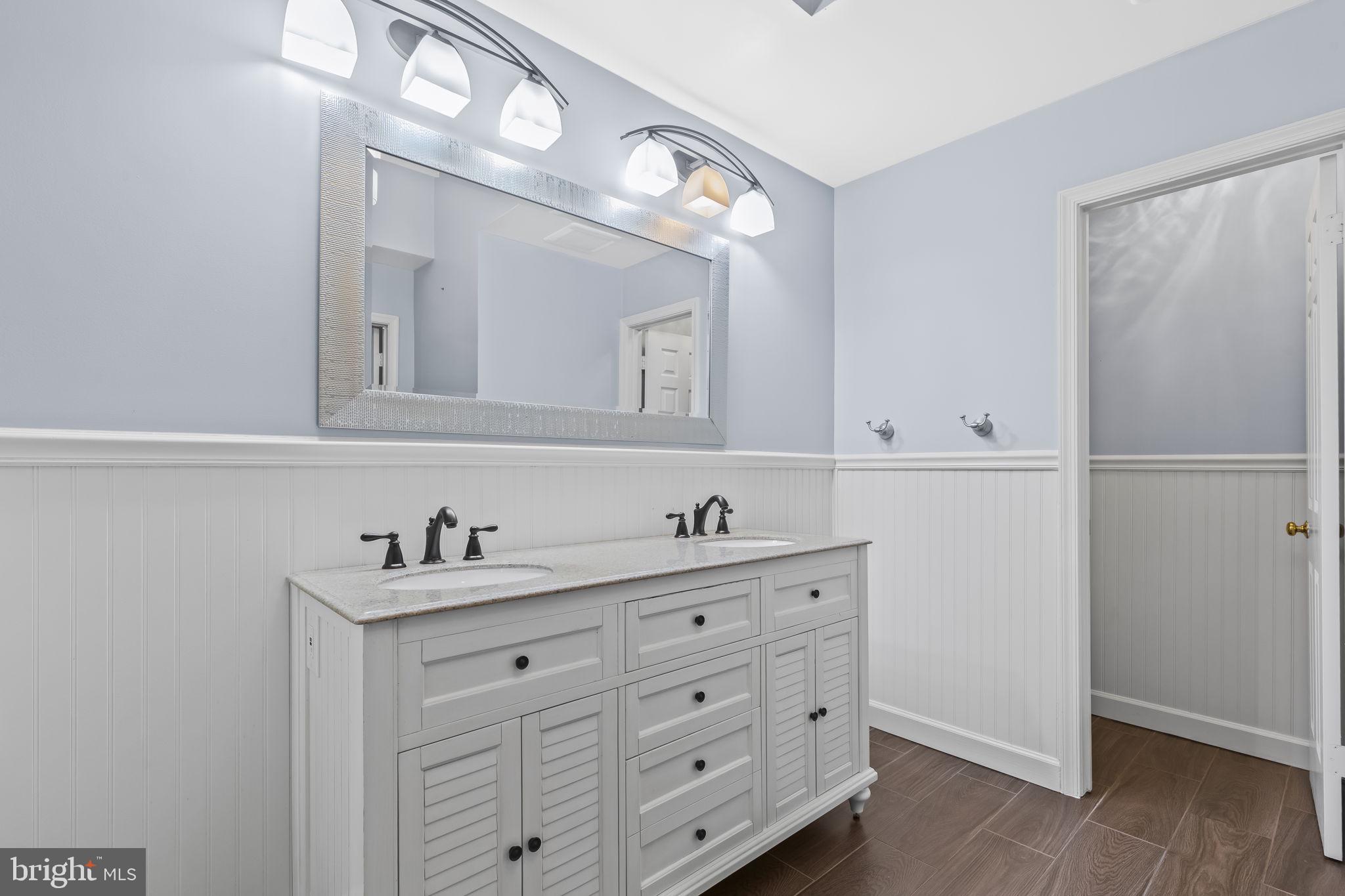 MEADOWGATE - Residential