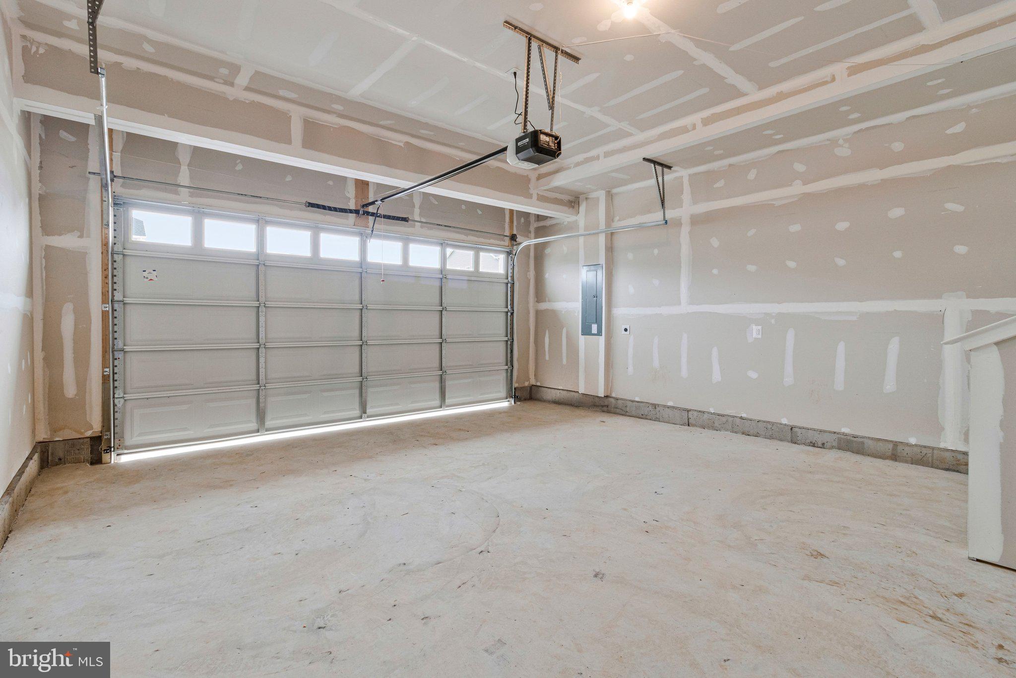 ELMWOOD FARM - Residential