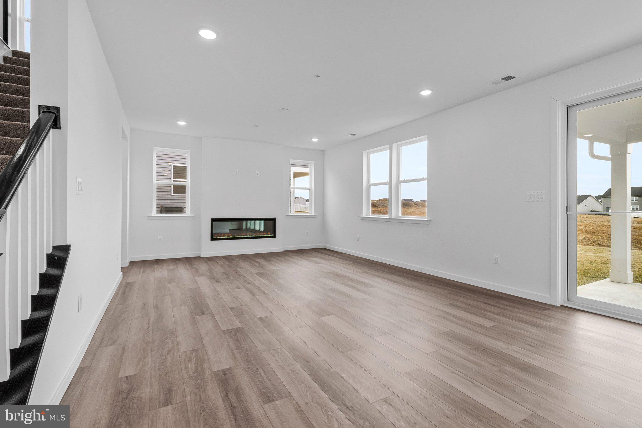 ELMWOOD FARM - Residential