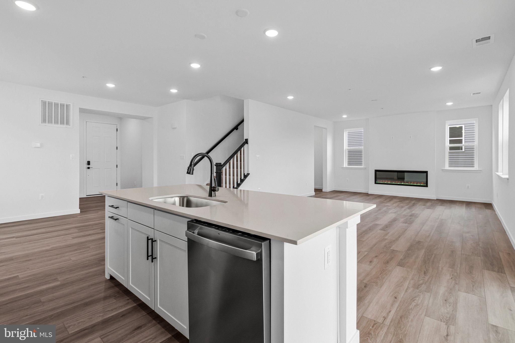 ELMWOOD FARM - Residential