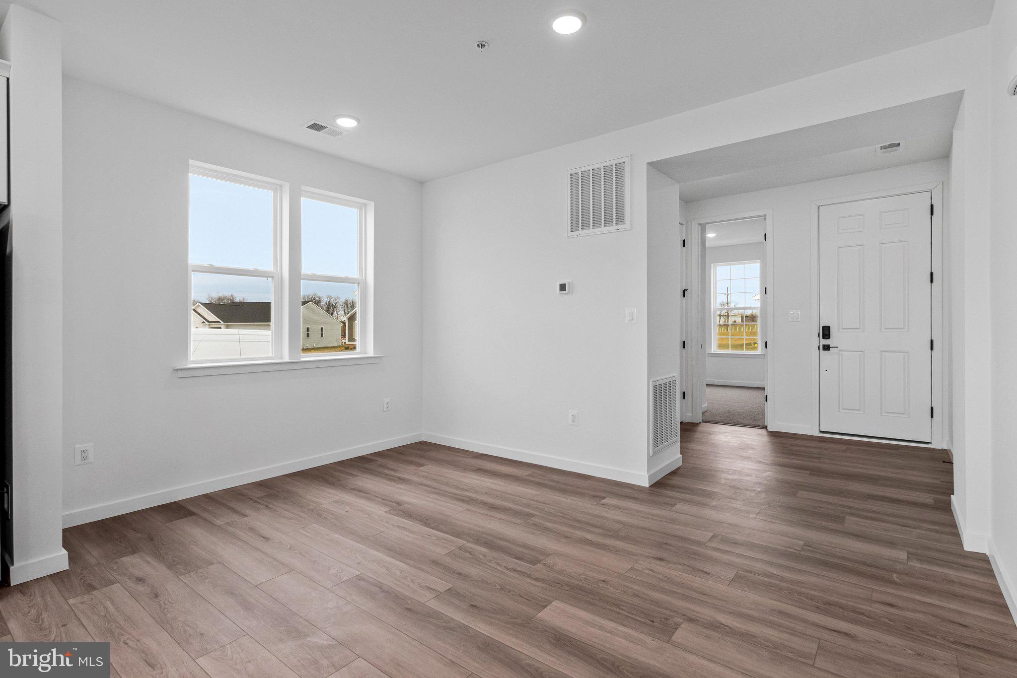 ELMWOOD FARM - Residential