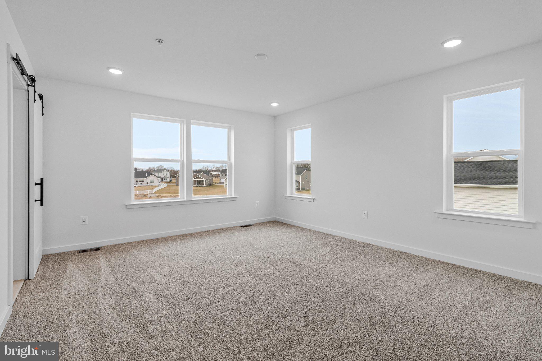 ELMWOOD FARM - Residential