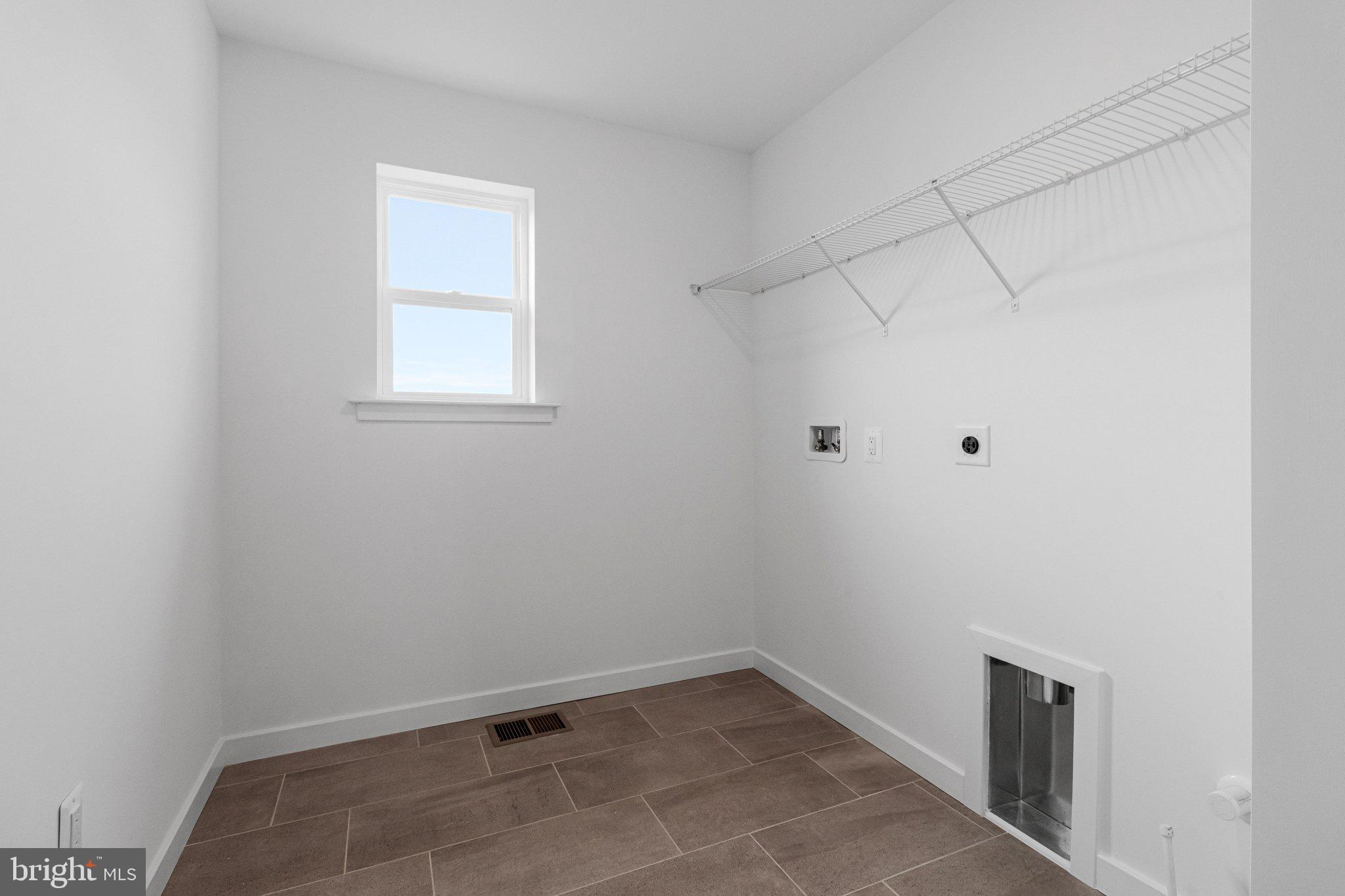 ELMWOOD FARM - Residential