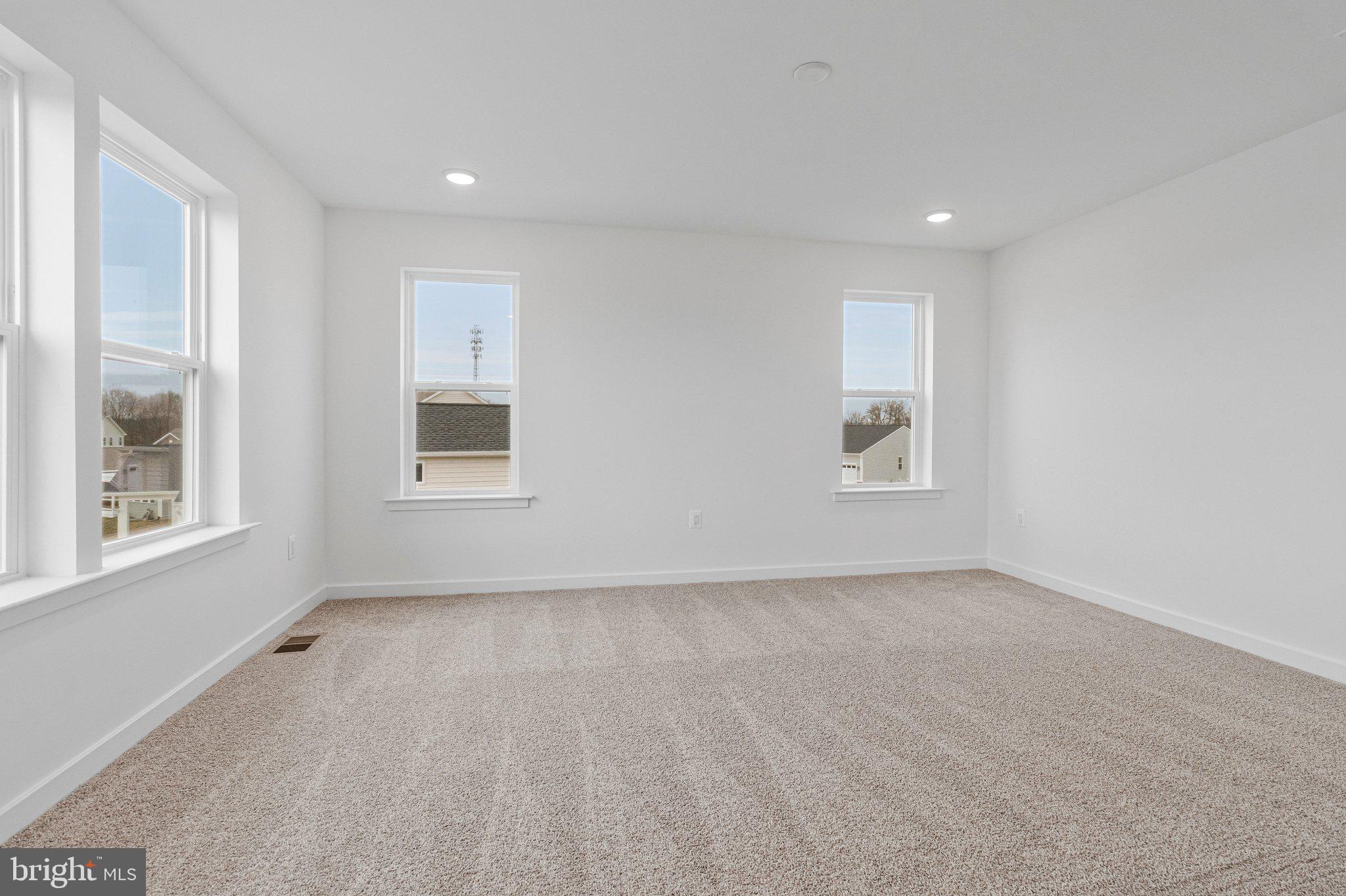 ELMWOOD FARM - Residential