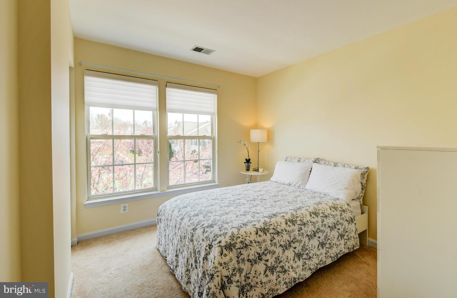 EATON SQUARE - Residential