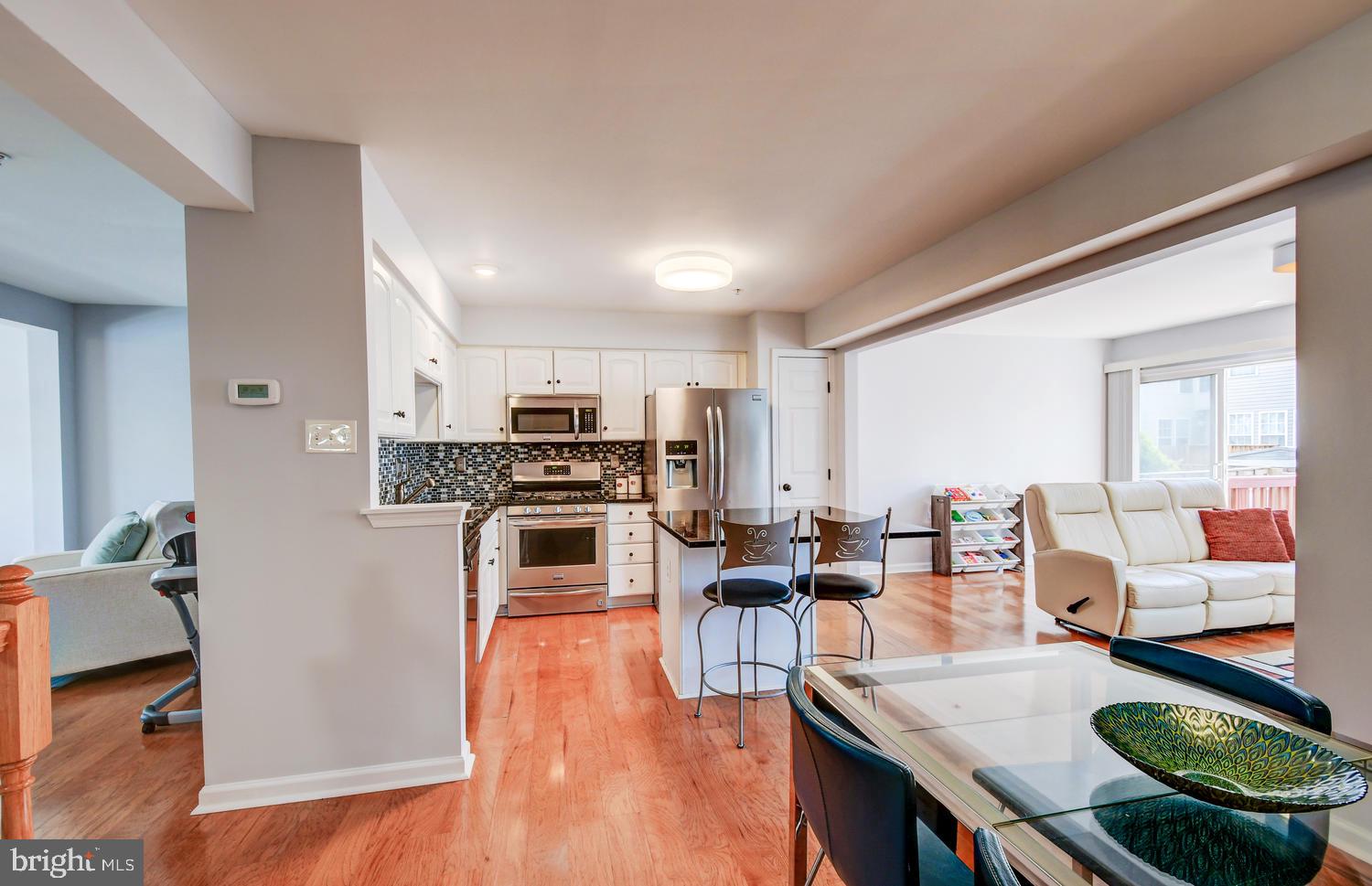 EATON SQUARE - Residential