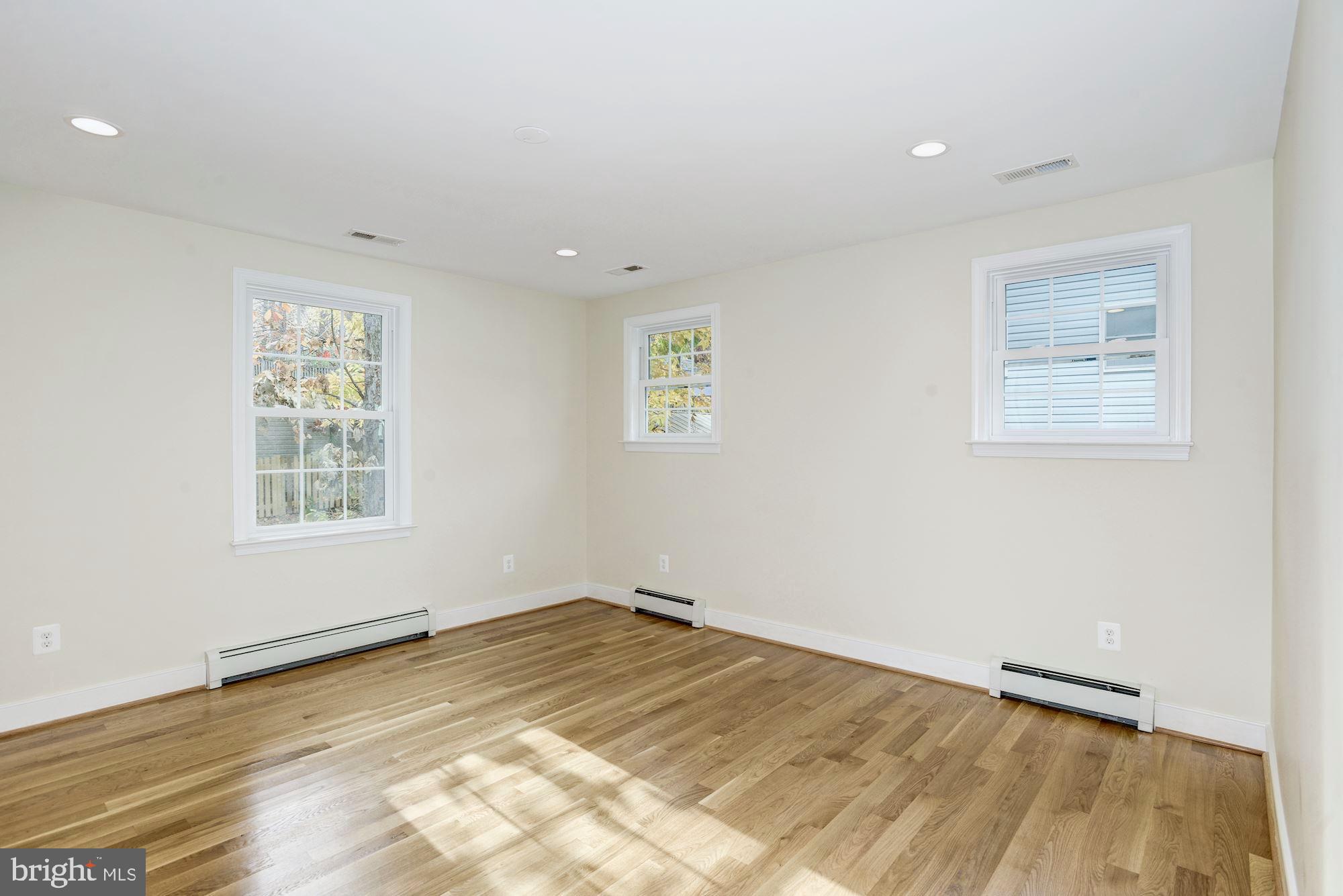 CLAREMONT - Residential