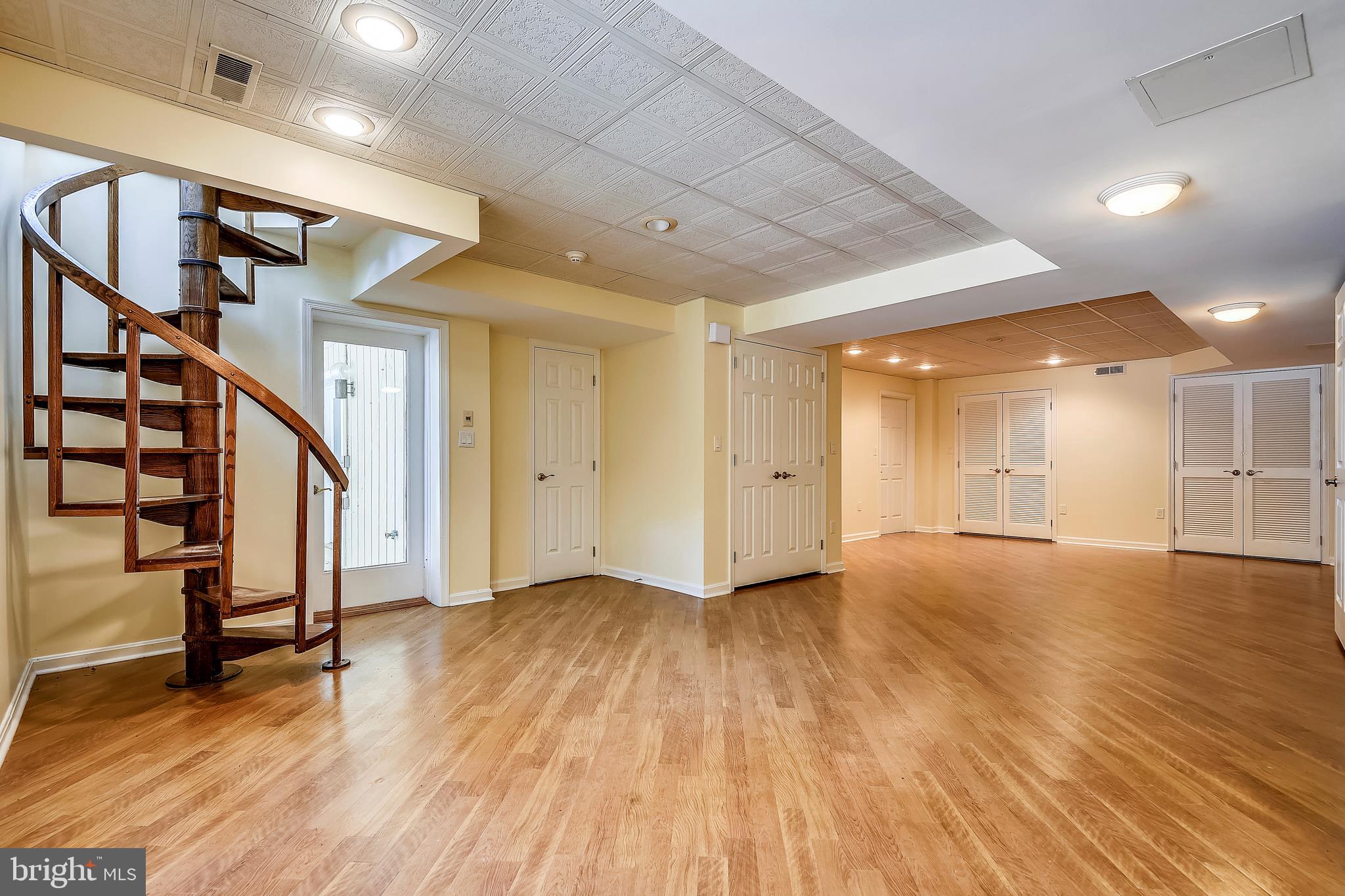 CEDAR POINT - Residential