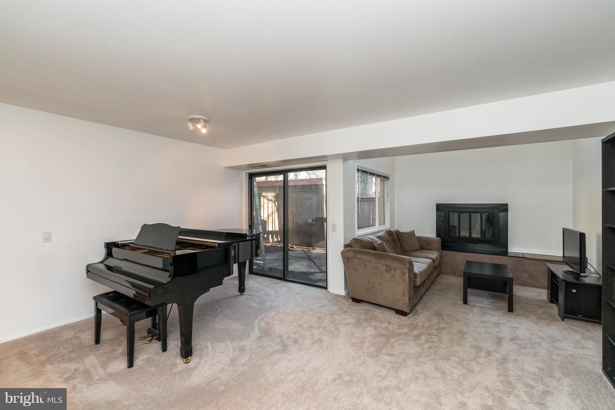 SIERRA VILLAS - Residential