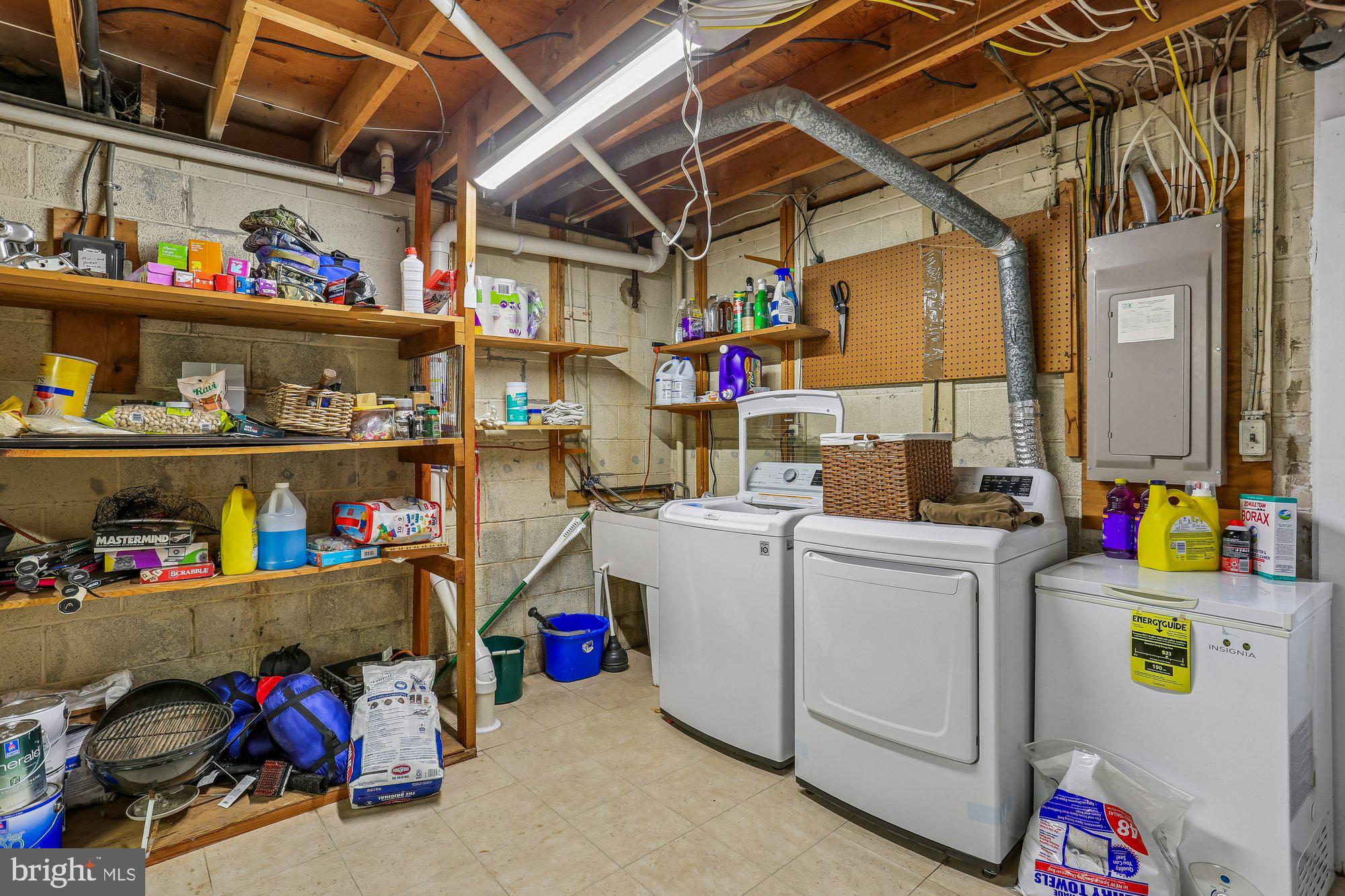 REGENCY ESTATES - Residential