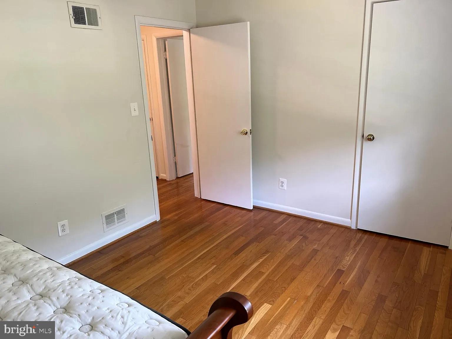 KENWOOD PARK - Residential Lease