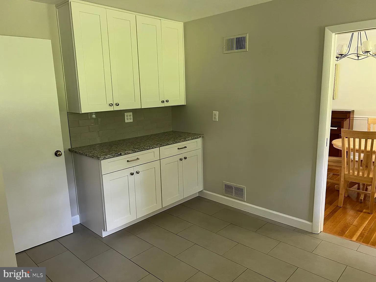 KENWOOD PARK - Residential Lease