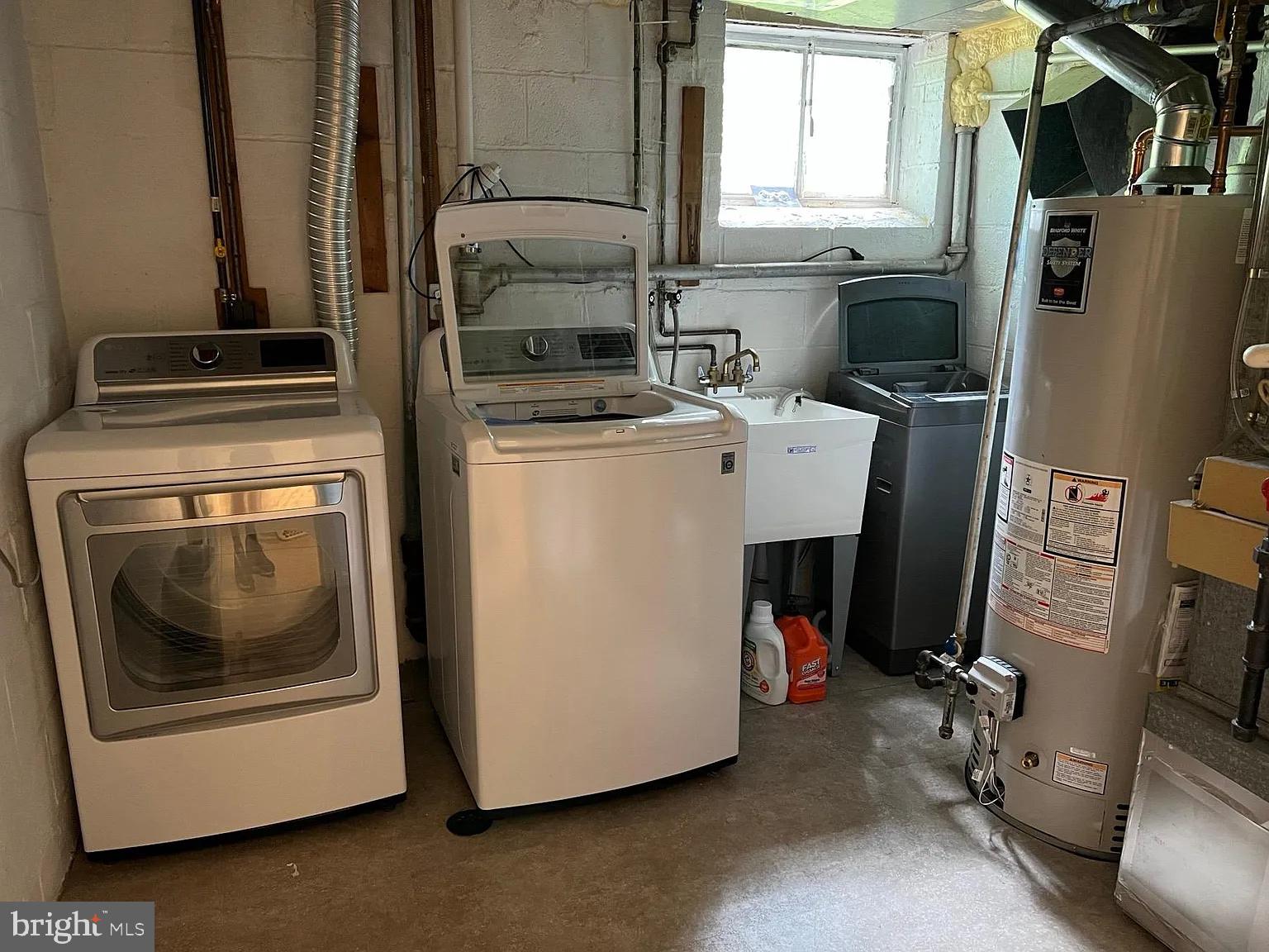 KENWOOD PARK - Residential Lease