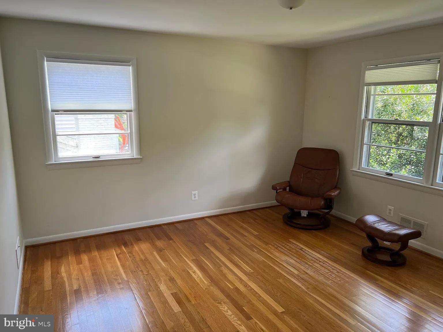 KENWOOD PARK - Residential Lease