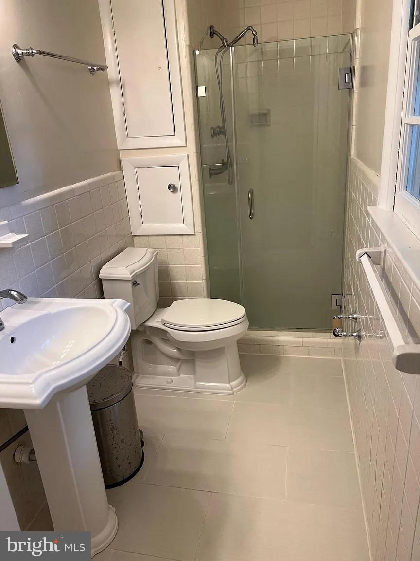 KENWOOD PARK - Residential Lease