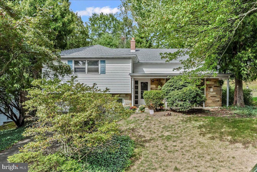 Photo of 604 Pine Tree Rd, JENKINTOWN, PA 19046 (MLS # PAMC2156236)