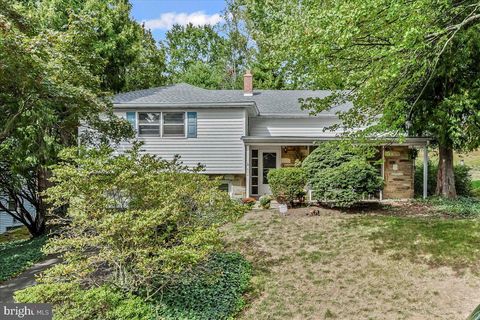 Photo of 604 Pine Tree Rd, JENKINTOWN, PA 19046 (MLS # PAMC2156236) Photo of 604 Pine Tree Rd, JENKINTOWN, PA 19046 (MLS # PAMC2156236)