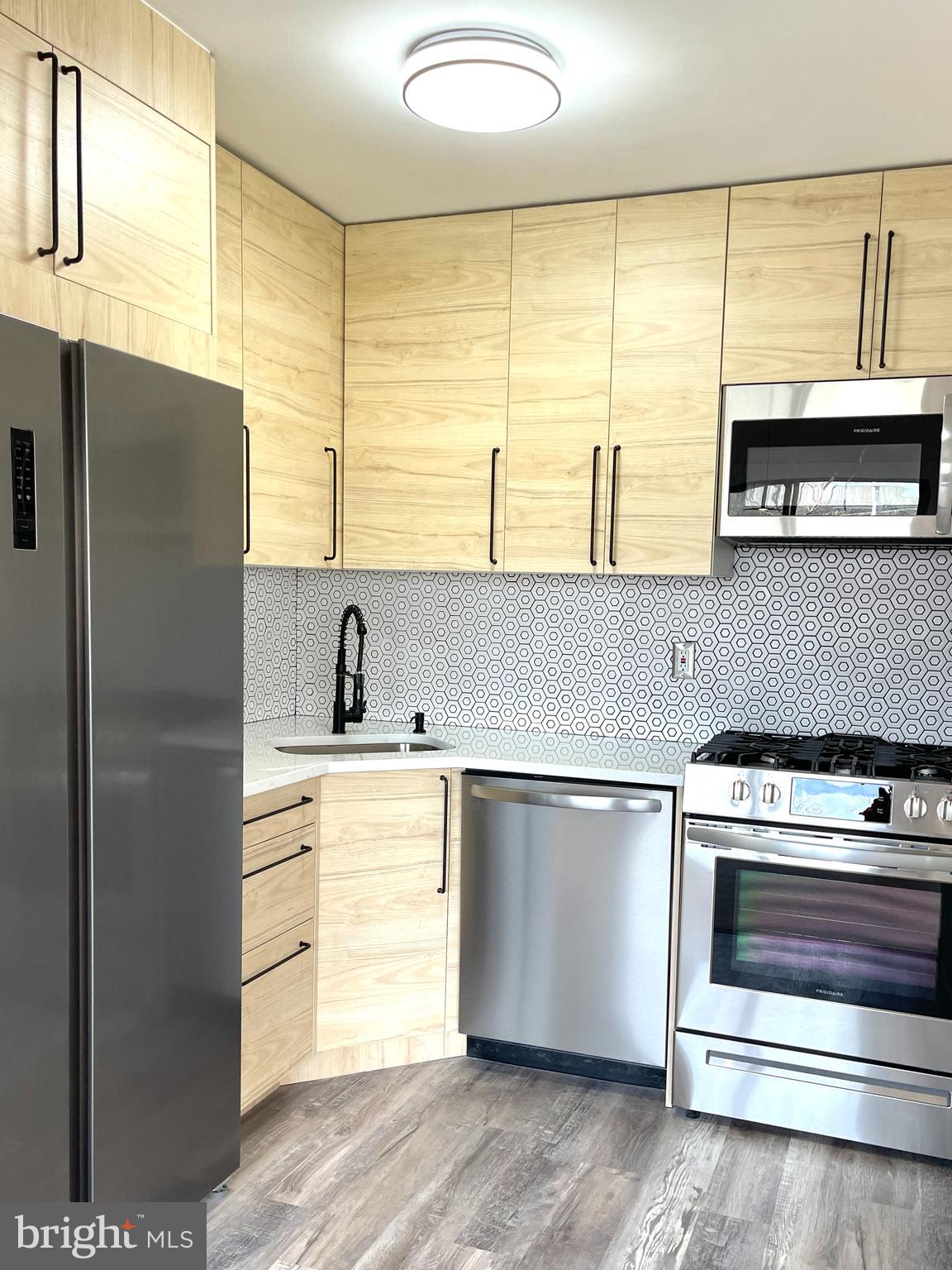 GEORGE MASON VILLAGE - Residential