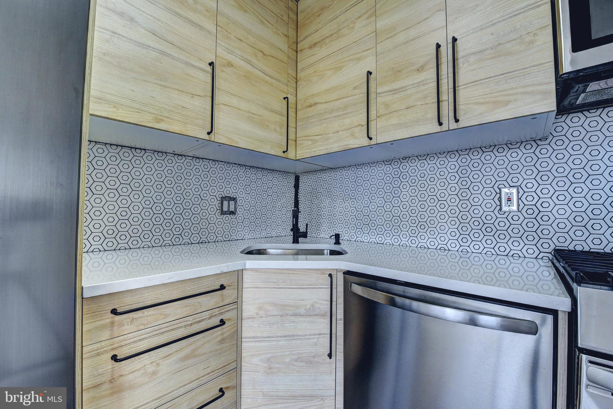 GEORGE MASON VILLAGE - Residential