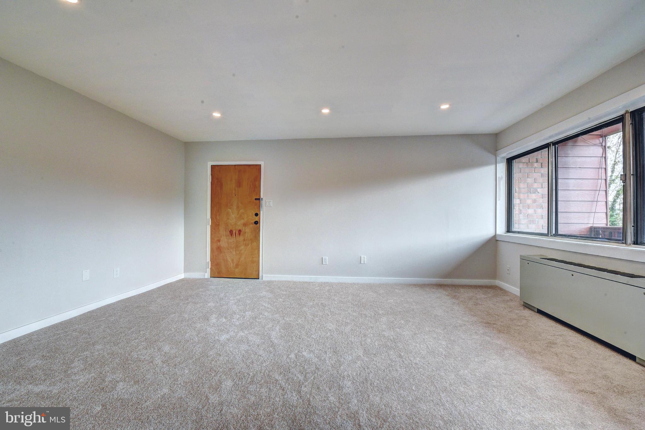 GEORGE MASON VILLAGE - Residential