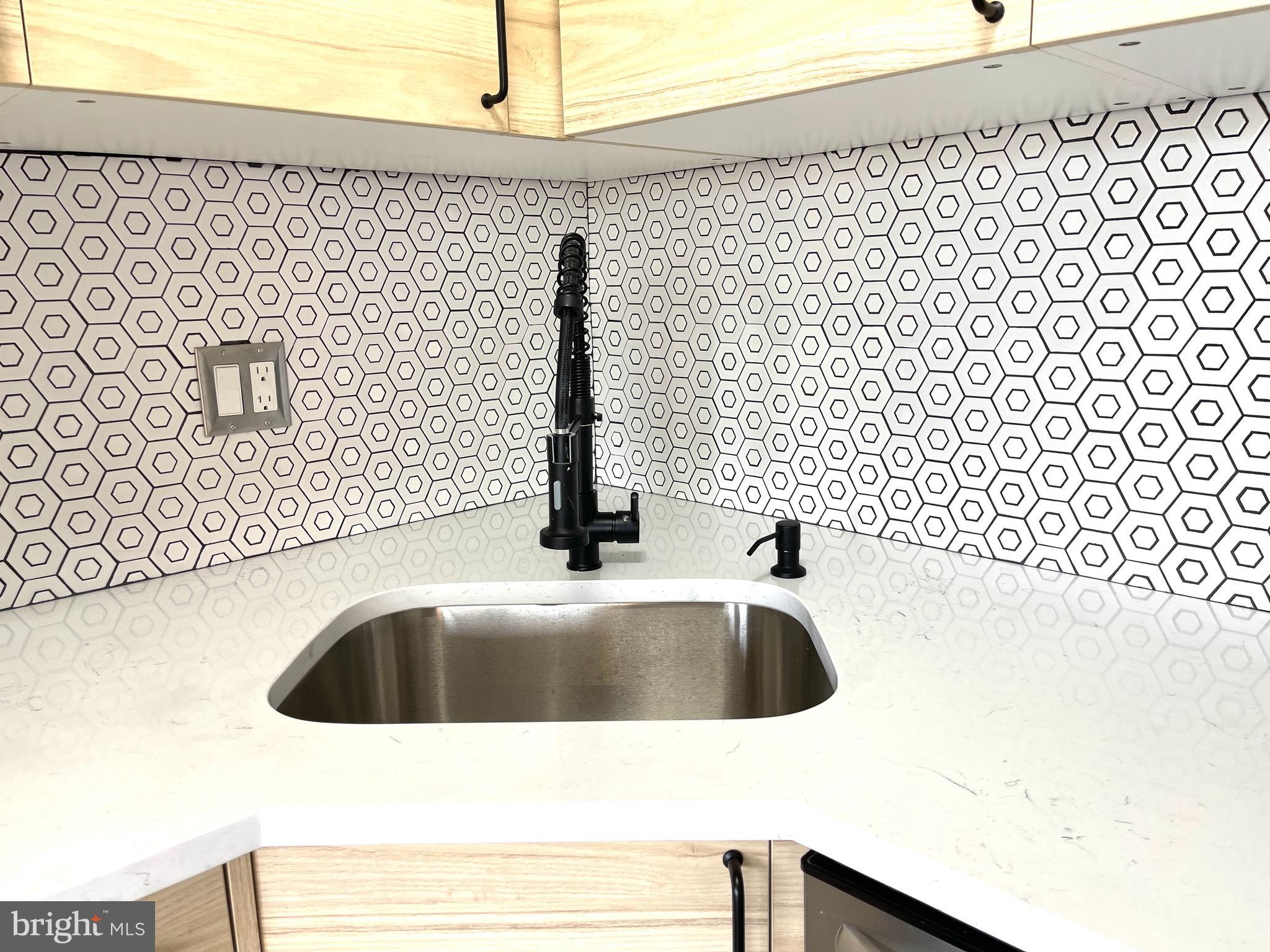 GEORGE MASON VILLAGE - Residential