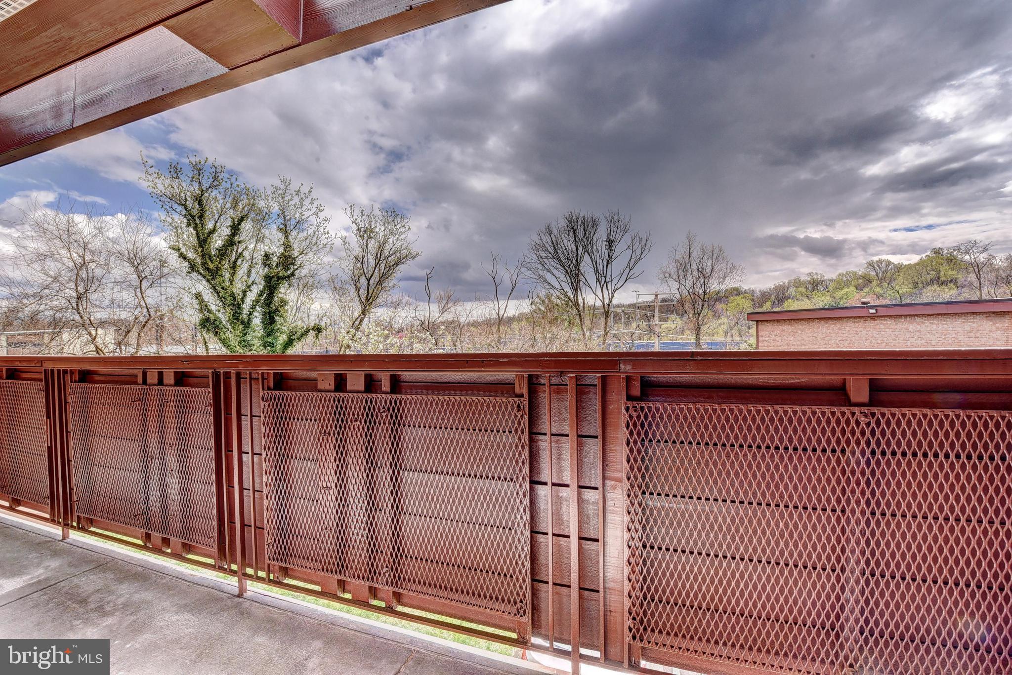 GEORGE MASON VILLAGE - Residential